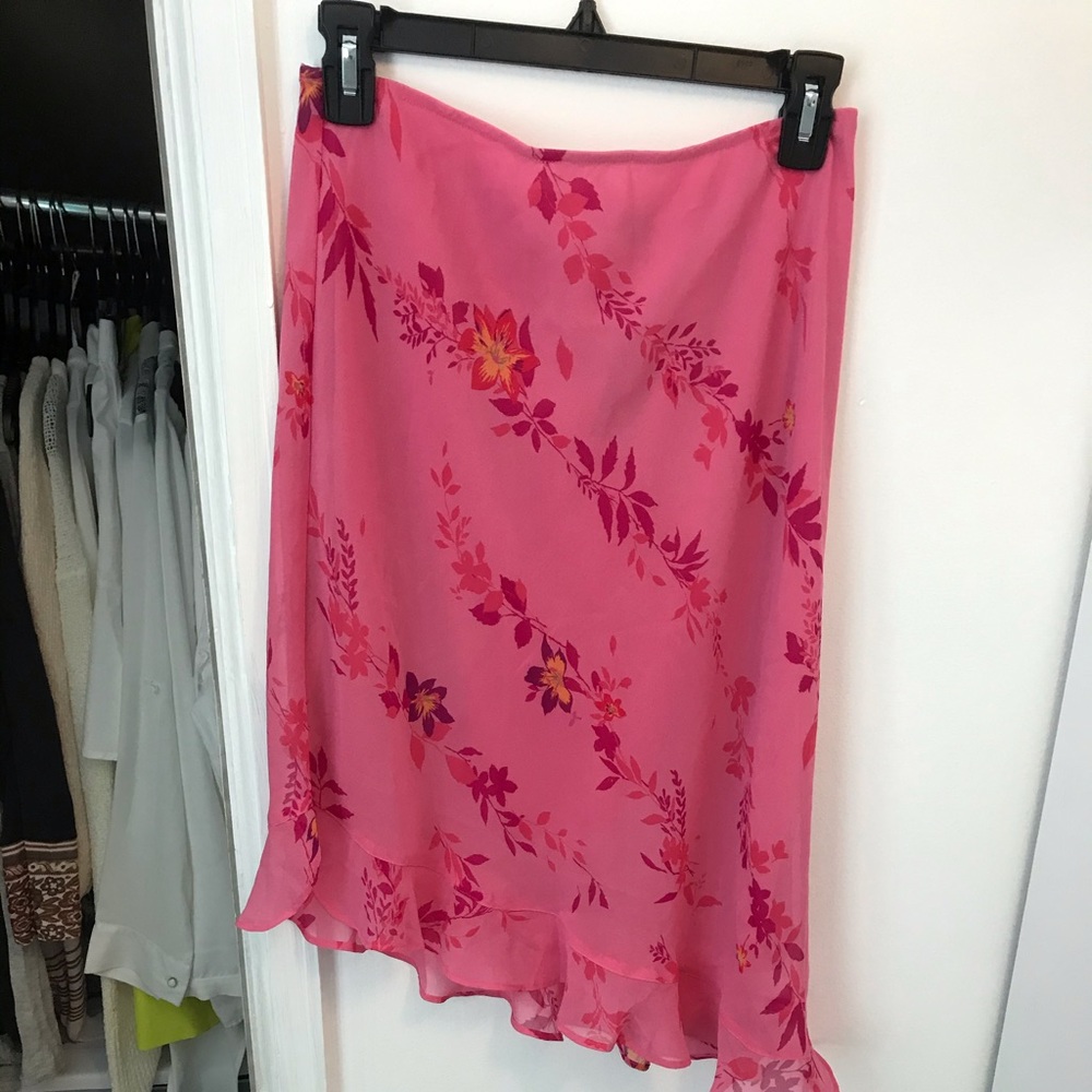 Express brand A symmetrical floral skirt